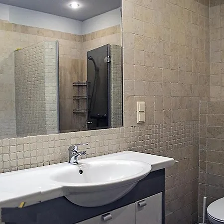 Real Apartment *